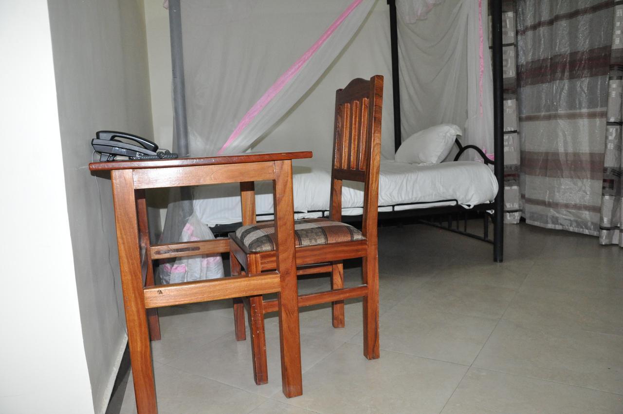 Six Eight Motel Arusha Bagian luar foto