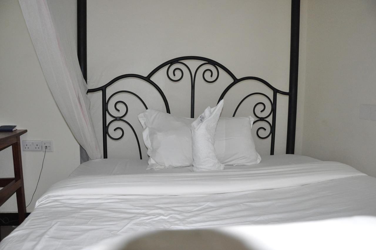 Six Eight Motel Arusha Bagian luar foto