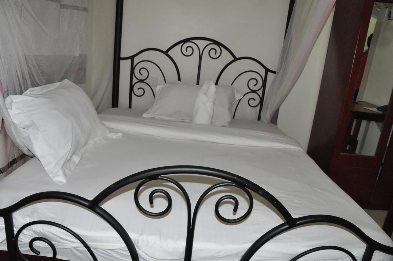 Six Eight Motel Arusha Bagian luar foto