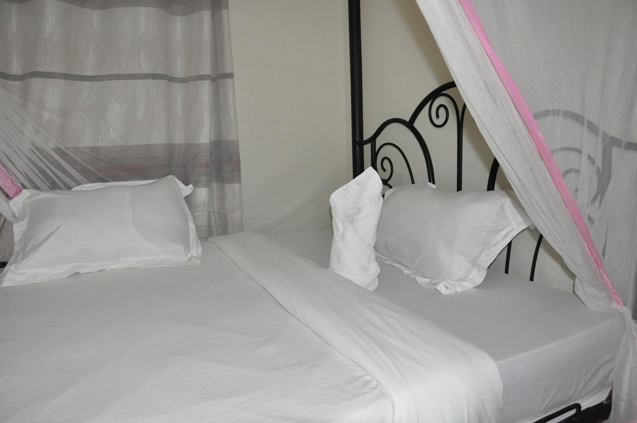 Six Eight Motel Arusha Bagian luar foto