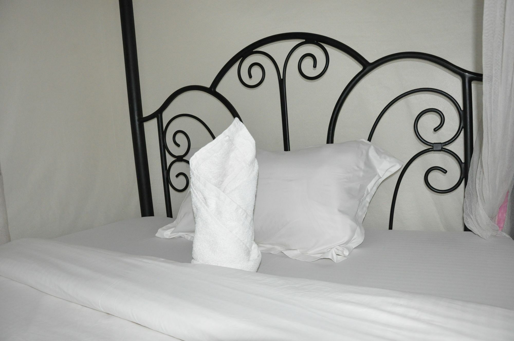 Six Eight Motel Arusha Bagian luar foto